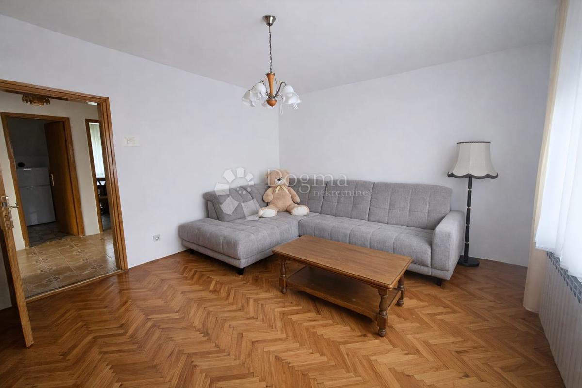 Casa Sesvetska sela, Sesvete, 200m2