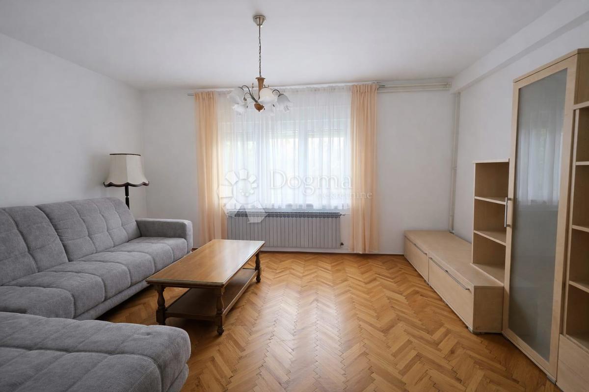 Casa Sesvetska sela, Sesvete, 200m2