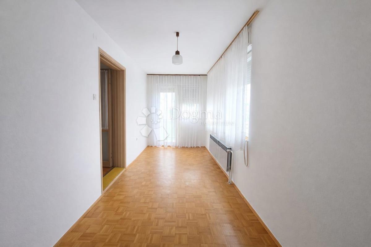 Casa Sesvetska sela, Sesvete, 200m2