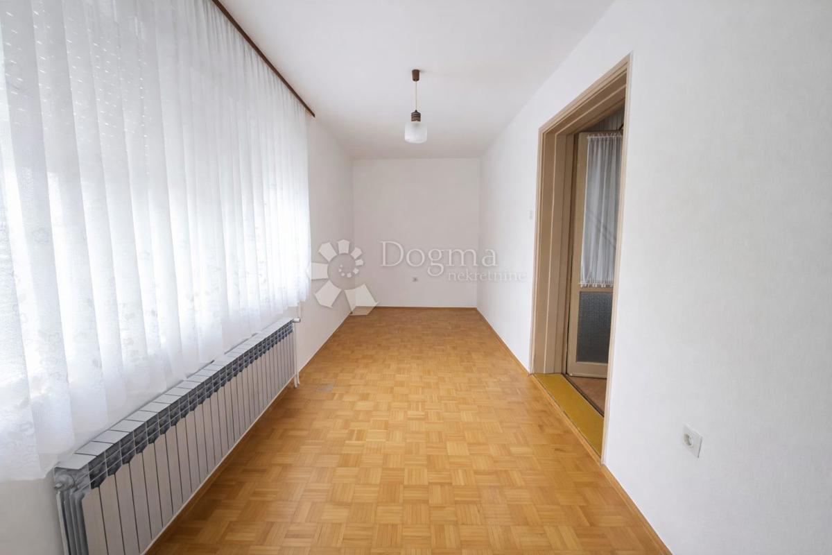 Casa Sesvetska sela, Sesvete, 200m2