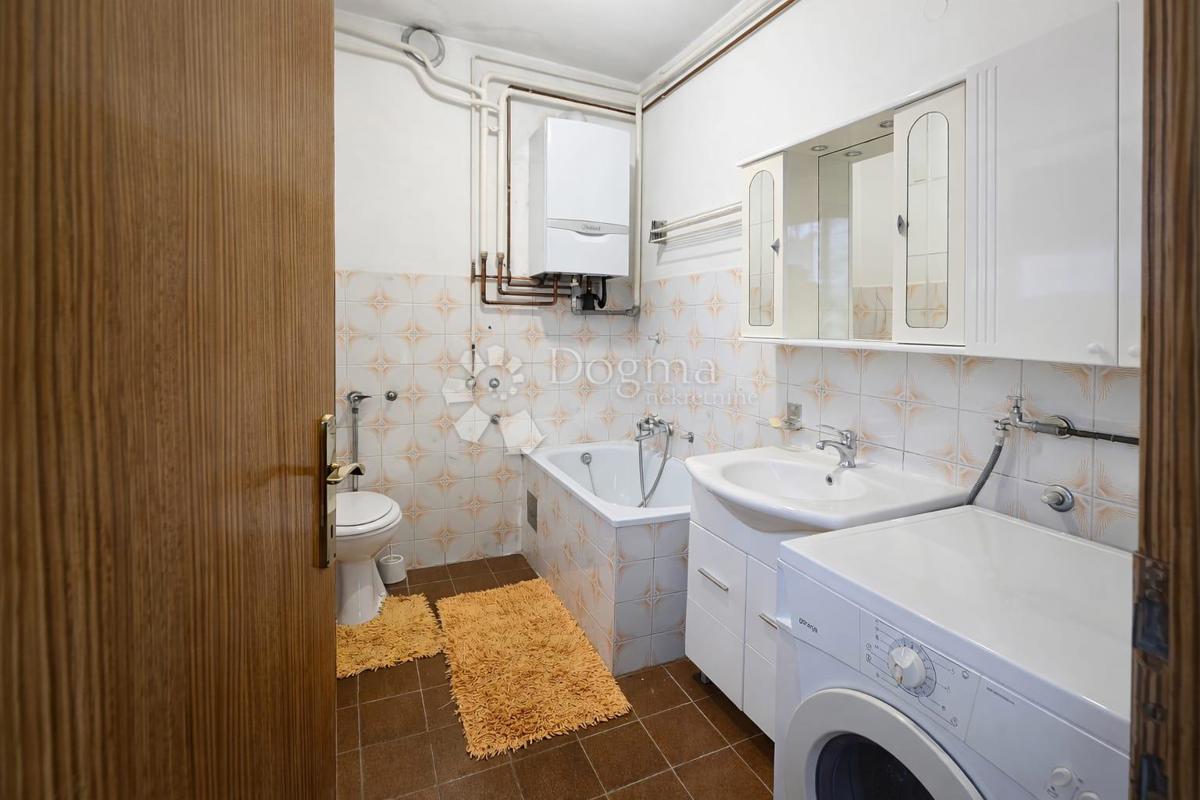 Casa Sesvetska sela, Sesvete, 200m2