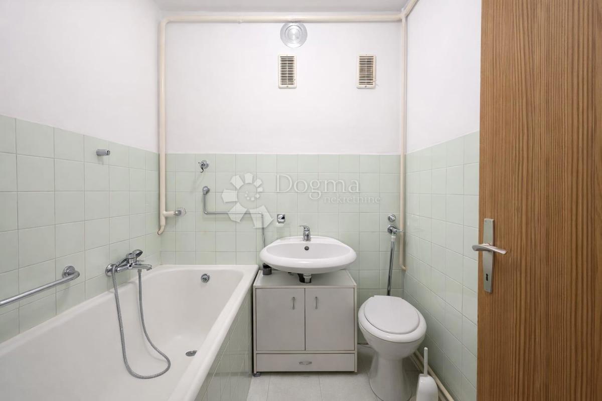 Casa Sesvetska sela, Sesvete, 200m2