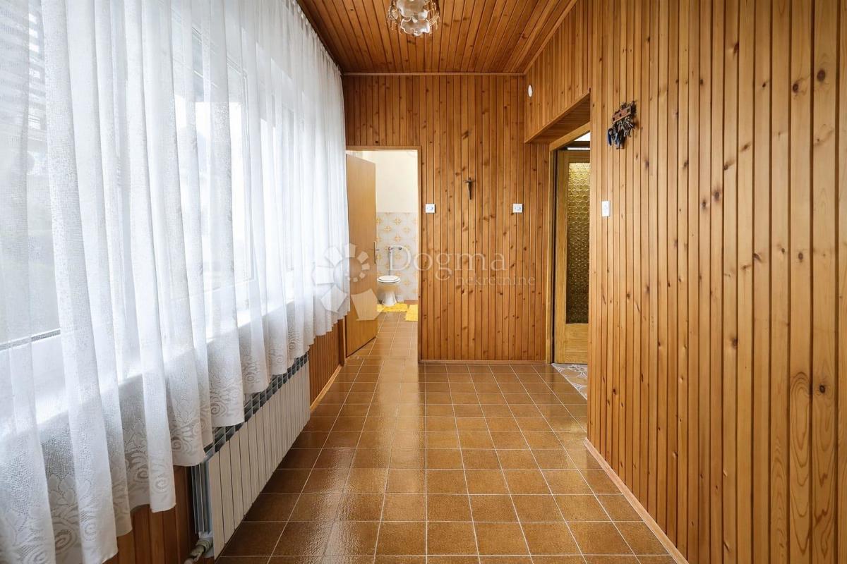 Casa Sesvetska sela, Sesvete, 200m2