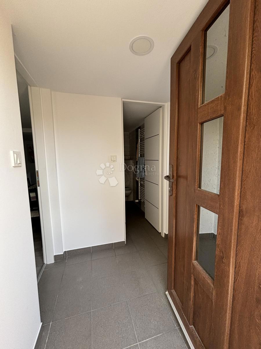 Casa Sesvetski Kraljevec, Sesvete, 167m2