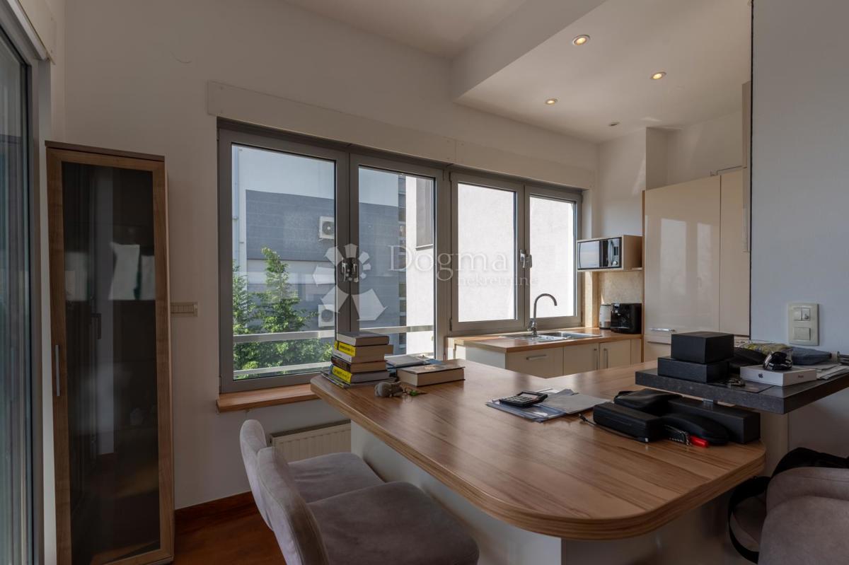 Allogio Šestinski vrh, Podsljeme, 130m2