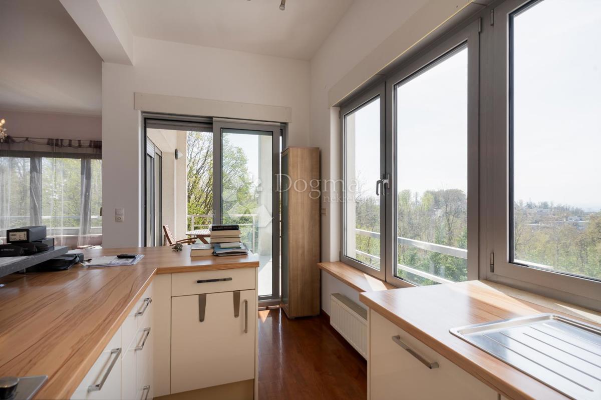 Allogio Šestinski vrh, Podsljeme, 130m2