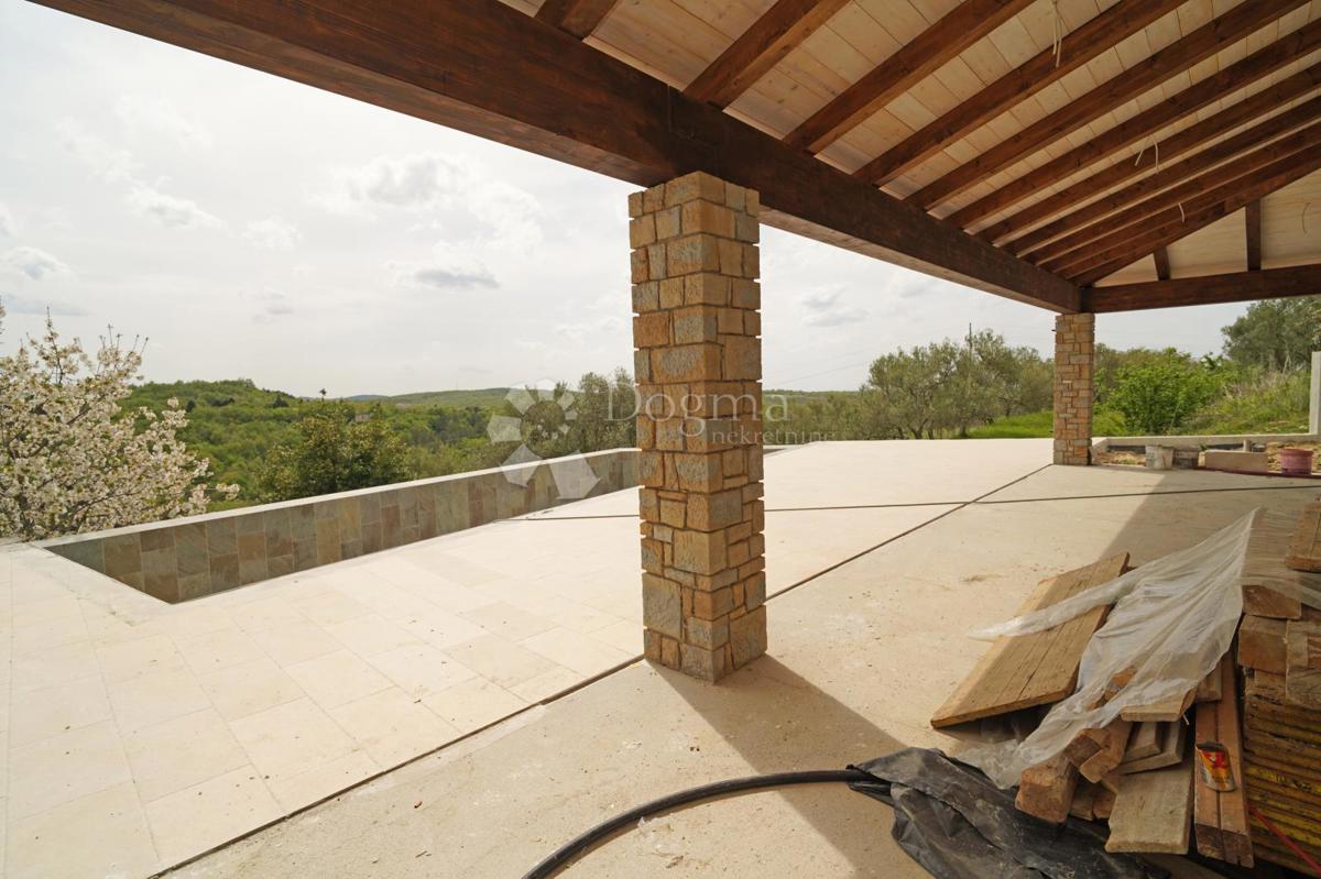 Villa istriana con vista panoramica aperta verso il mare