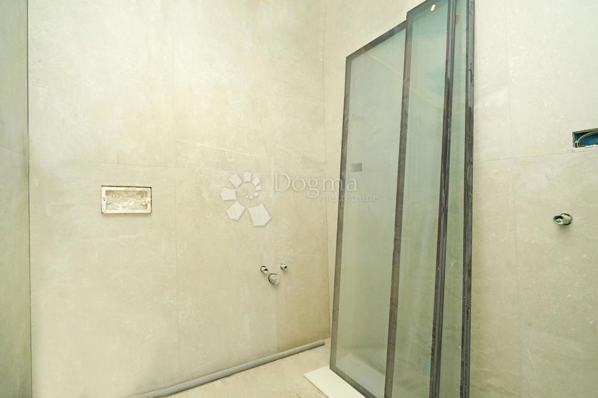 Villa istriana con vista panoramica aperta verso il mare