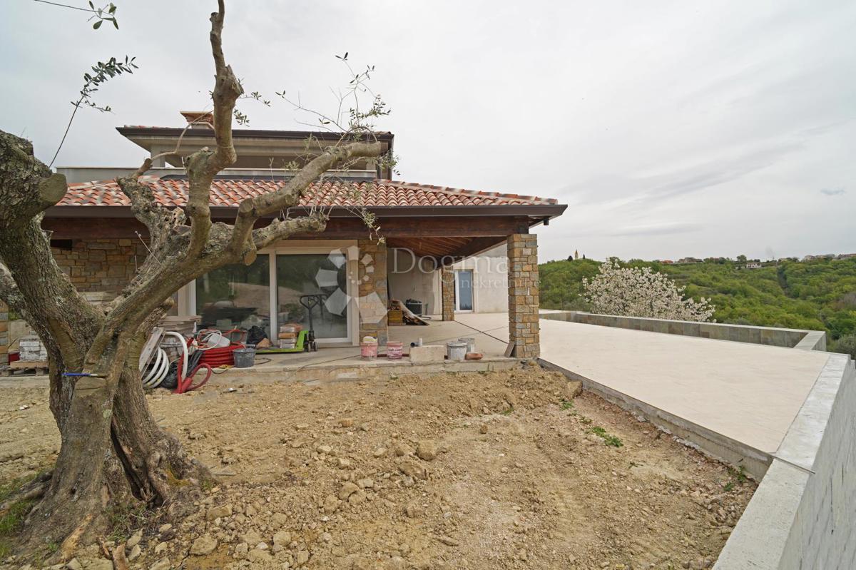 Villa istriana con vista panoramica aperta verso il mare