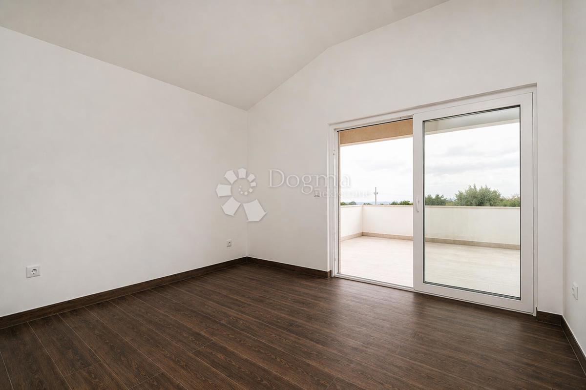 Villa istriana con vista panoramica aperta verso il mare