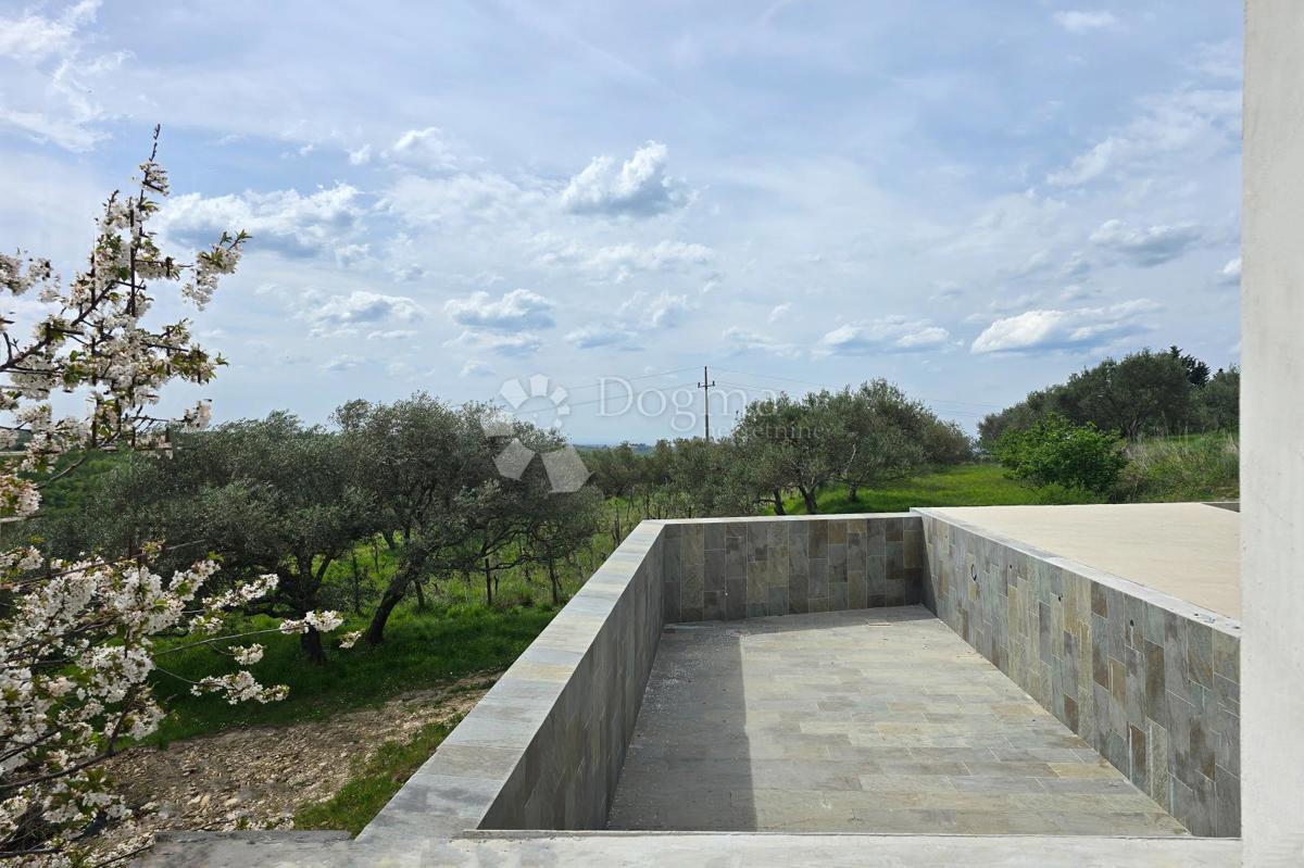 Villa istriana con vista panoramica aperta verso il mare