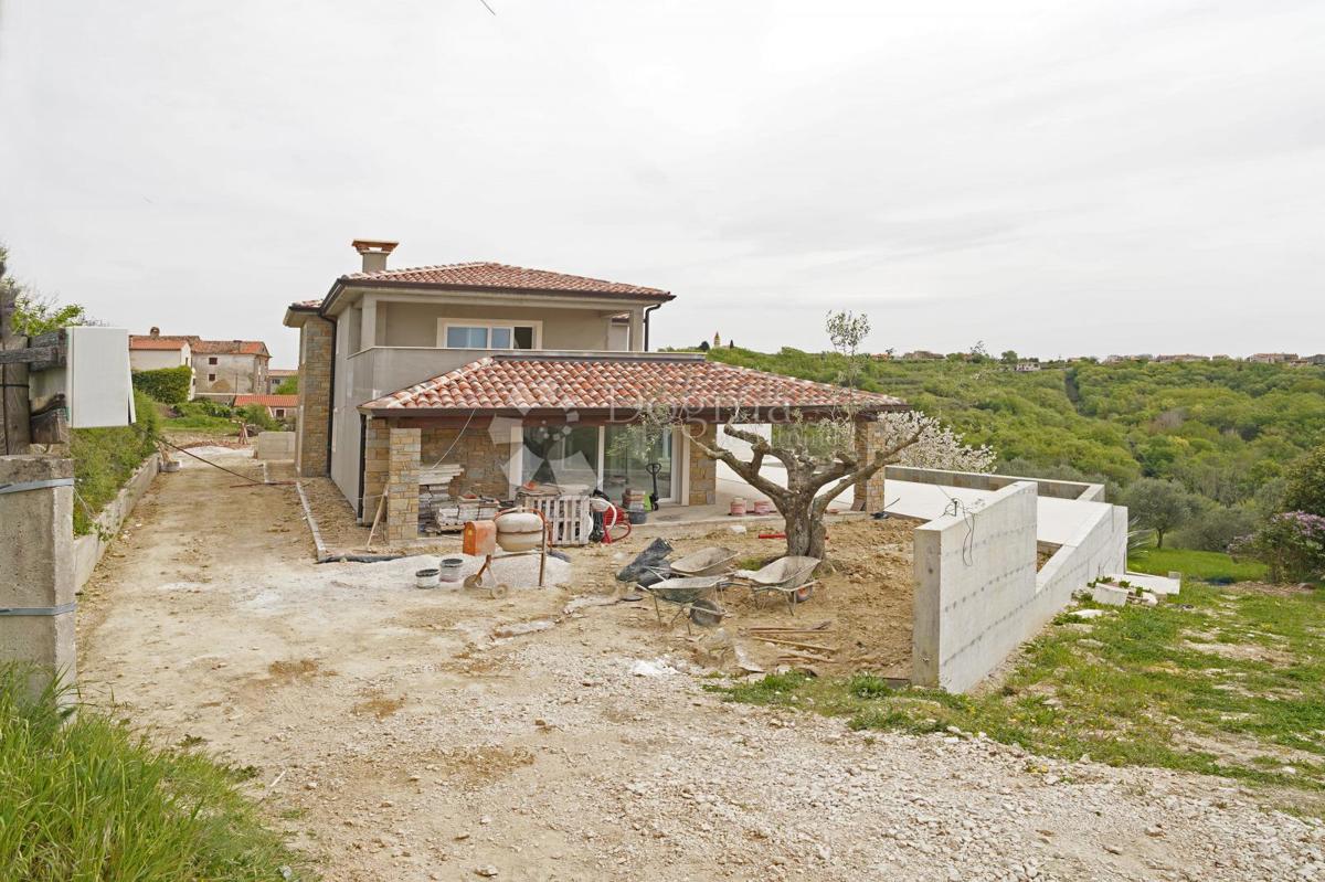 Villa istriana con vista panoramica aperta verso il mare