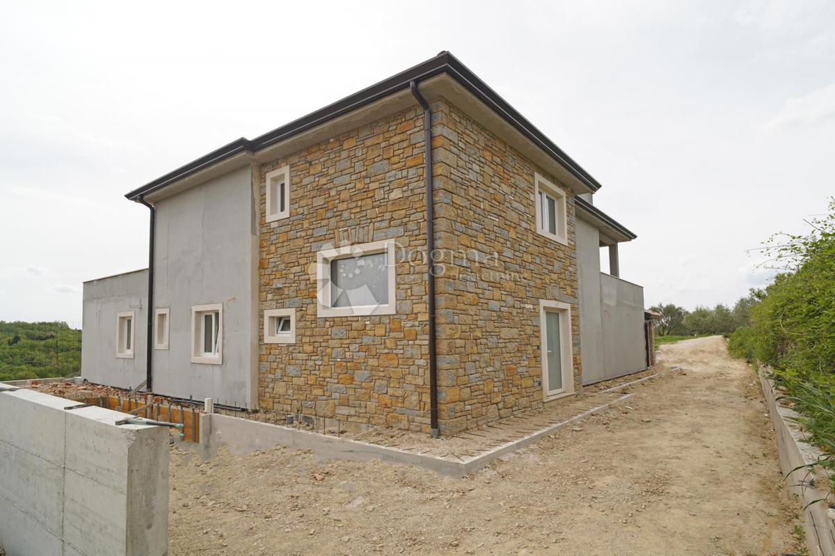 Villa istriana con vista panoramica aperta verso il mare