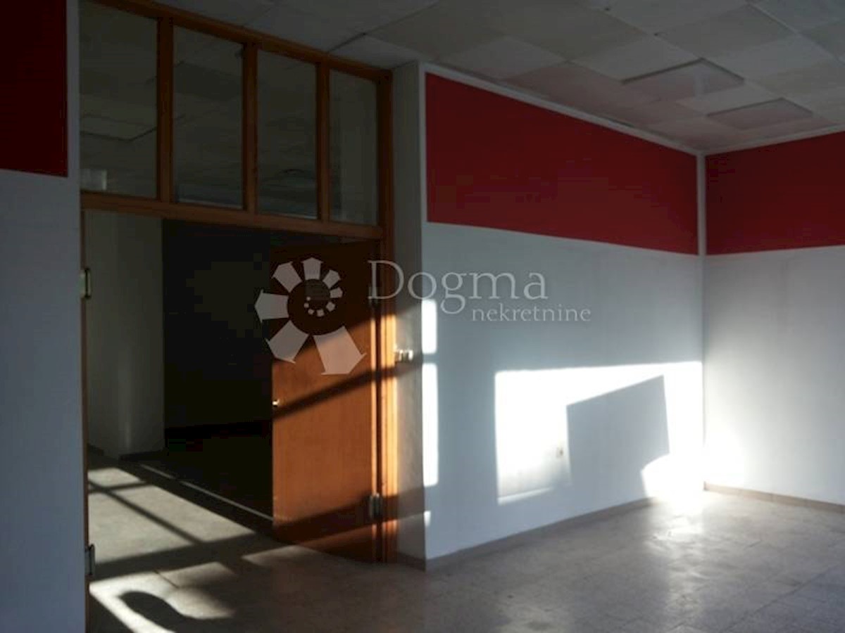 Locale commerciale Podmurvice, Rijeka, 107m2