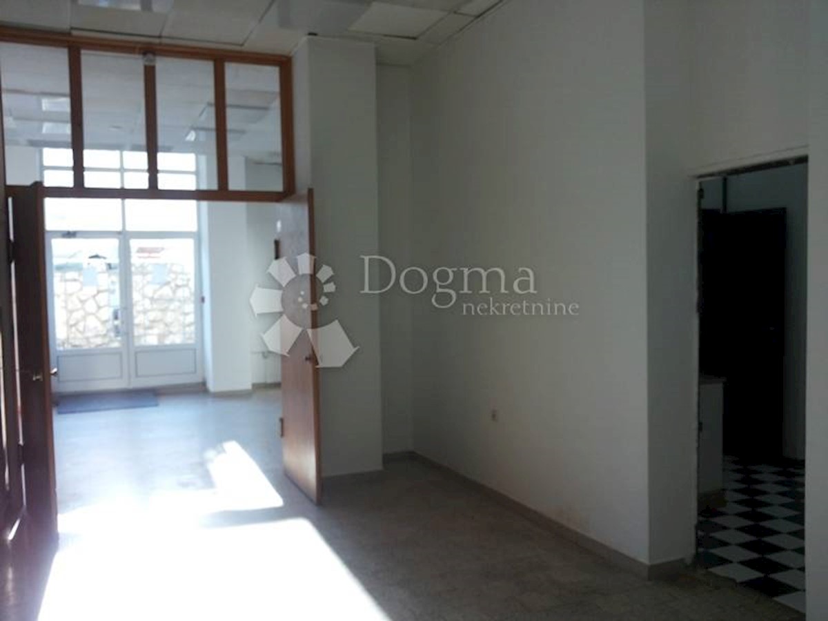 Locale commerciale Podmurvice, Rijeka, 107m2