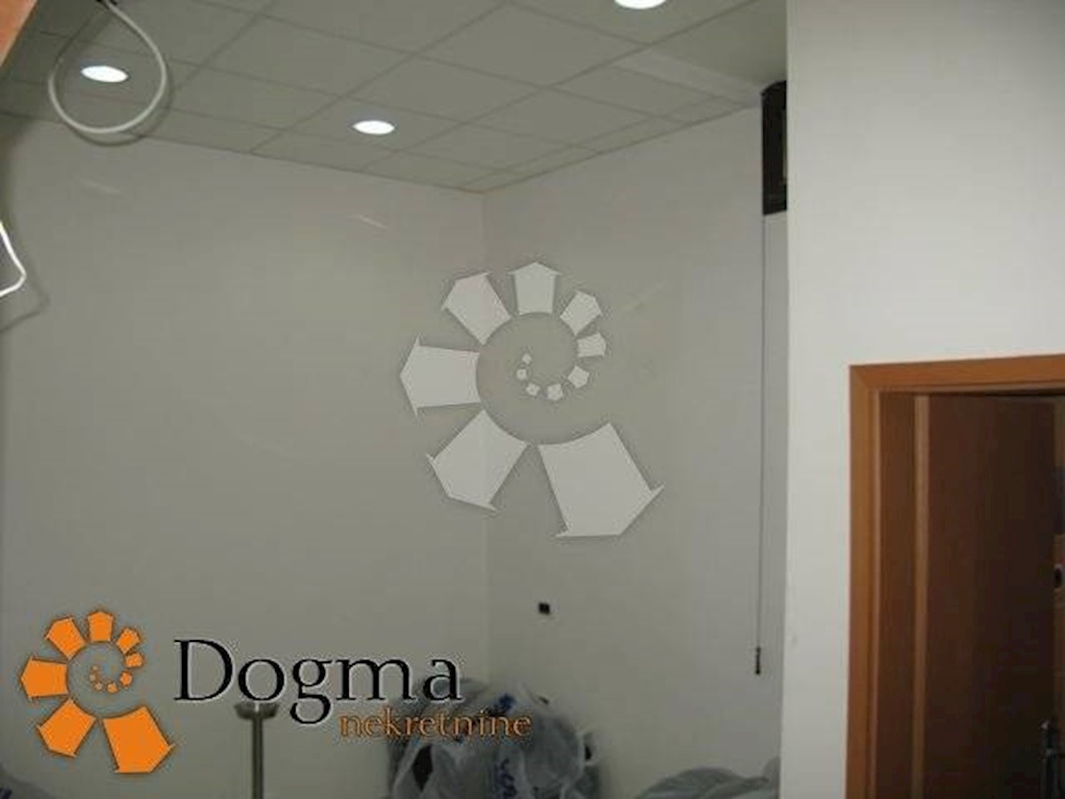 Locale commerciale Sušak, Rijeka, 45m2