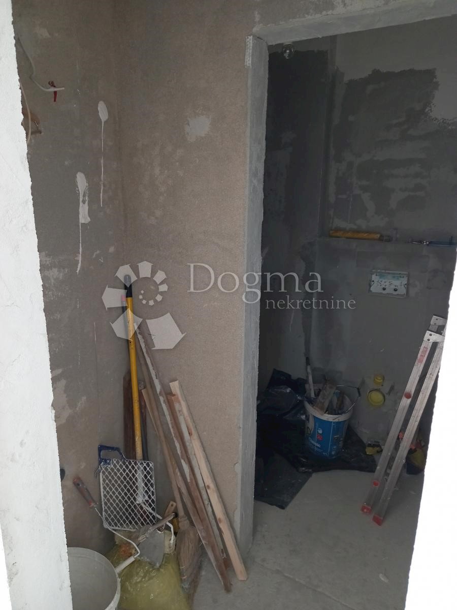 Locale commerciale Omišalj, 30,79m2