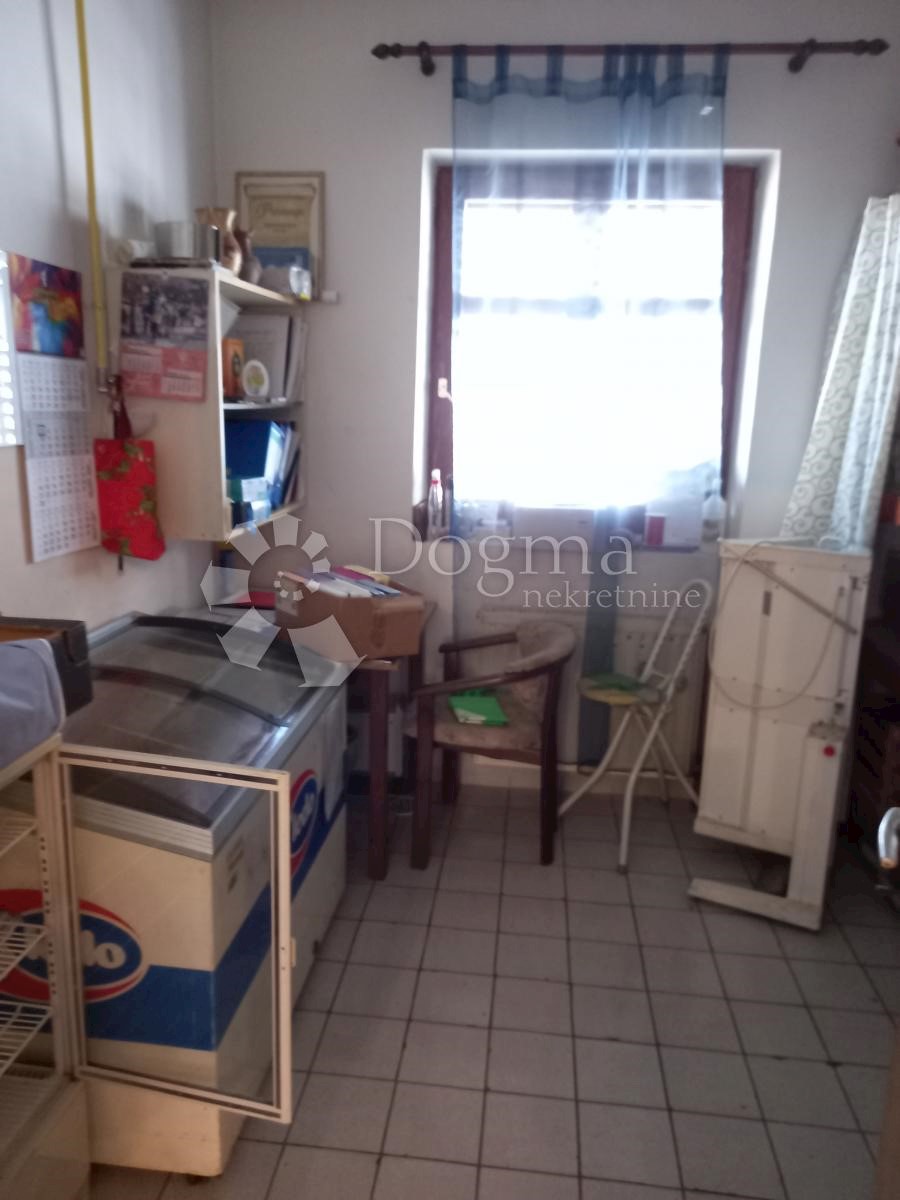 Locale commerciale Ivanec, 640m2