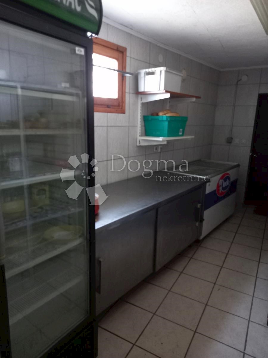 Locale commerciale Ivanec, 640m2