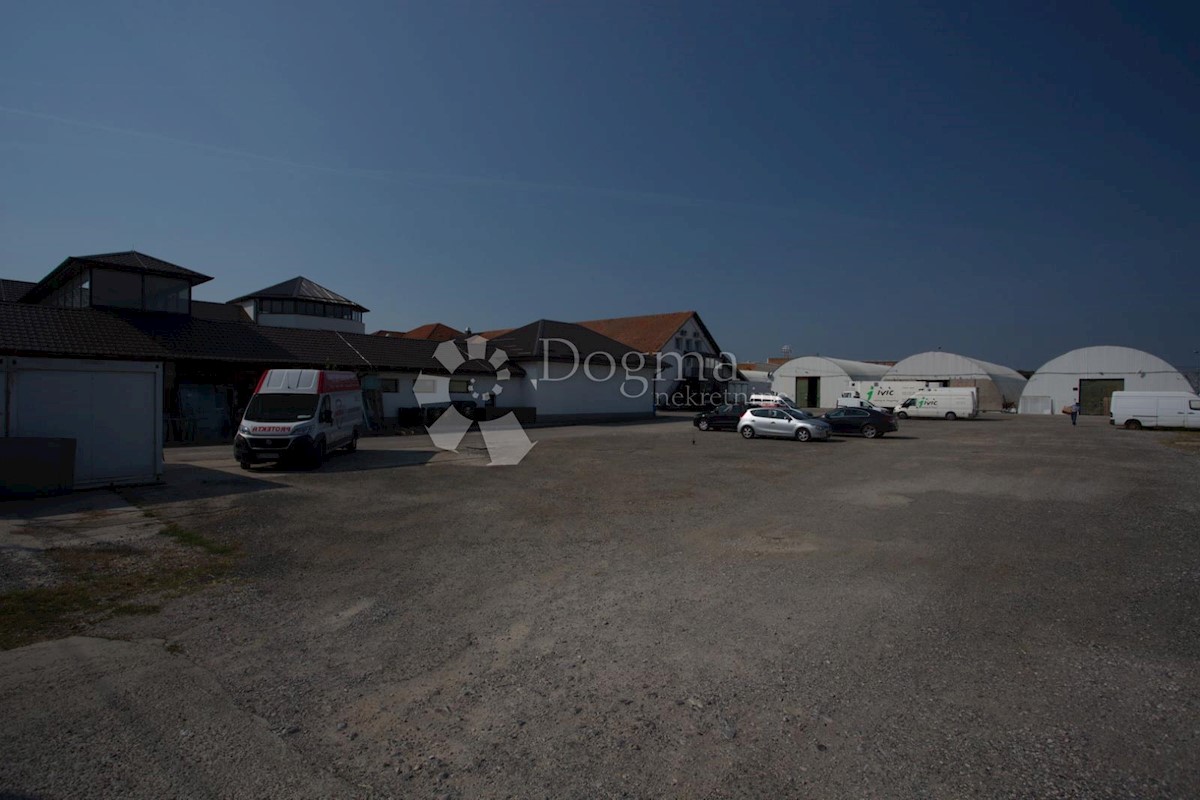 Locale commerciale Jelkovec, Sesvete, 17.601m2