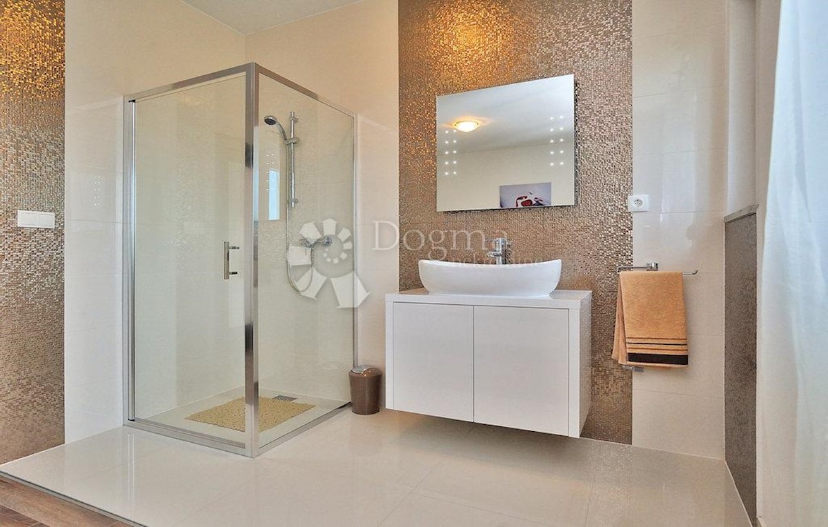 Casa Debeljak, Sukošan, 186m2