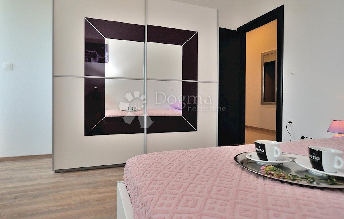 Casa Debeljak, Sukošan, 186m2