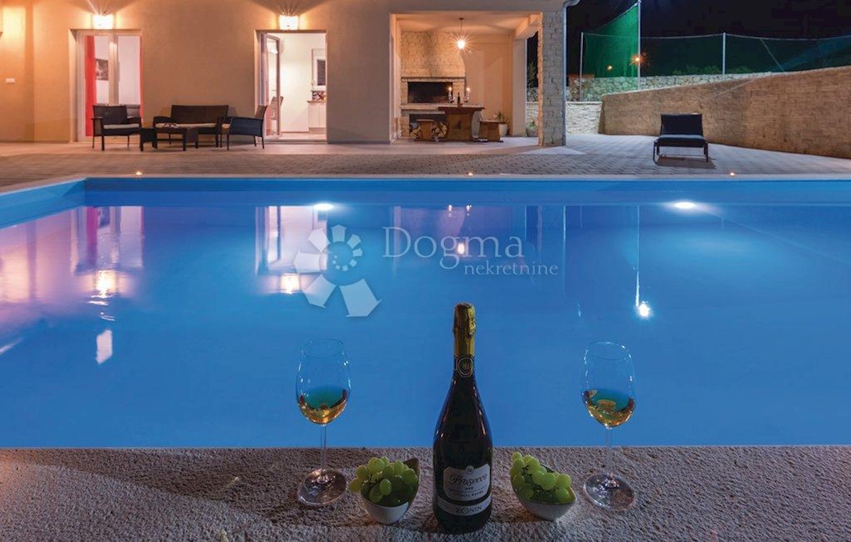 Casa Debeljak, Sukošan, 186m2