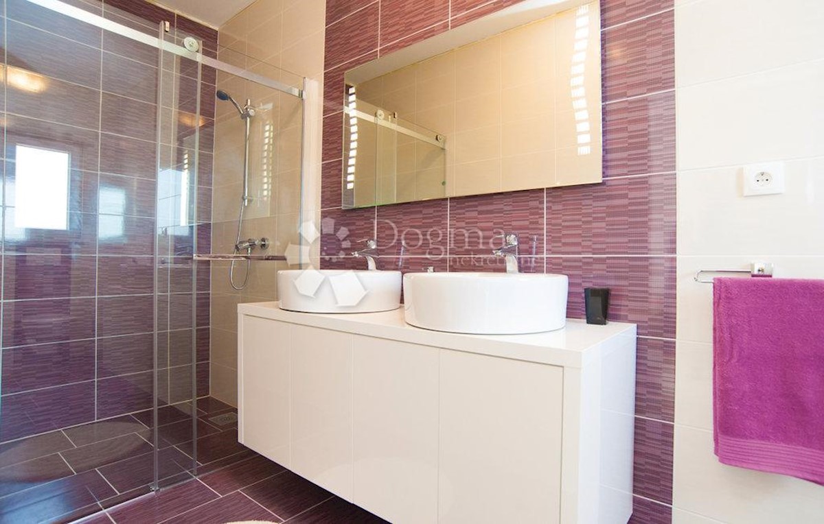 Casa Debeljak, Sukošan, 186m2