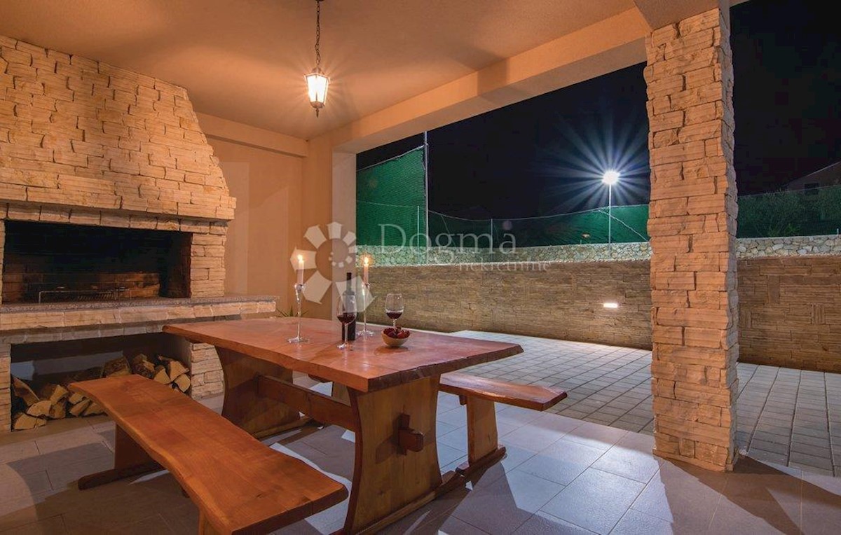 Casa Debeljak, Sukošan, 186m2