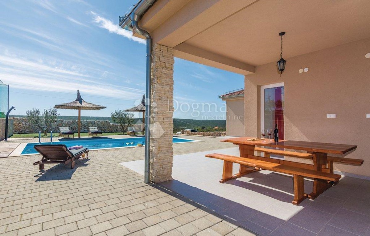 Casa Debeljak, Sukošan, 186m2