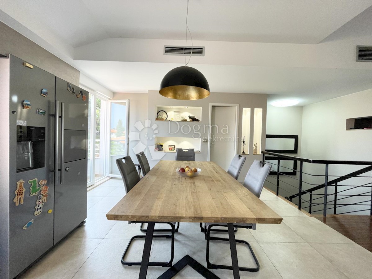 APPARTAMENTO DI LUSSO PRIMA FILA AL MARE