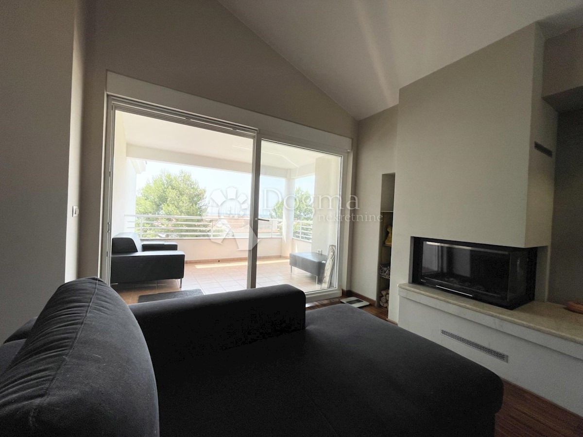 APPARTAMENTO DI LUSSO PRIMA FILA AL MARE