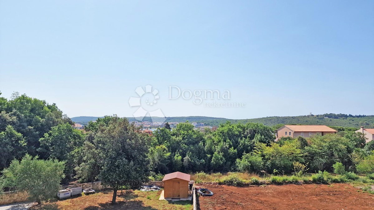 APPARTAMENTO 106 M2, VISTA MARE, 3OO M DAL MARE, PISCINA - POSIZIONE TOP! 2 ° PIANO