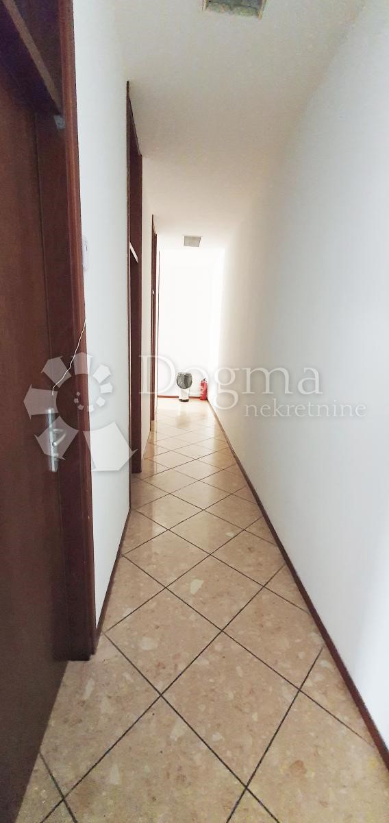 Locale commerciale Potok, Rijeka, 230m2