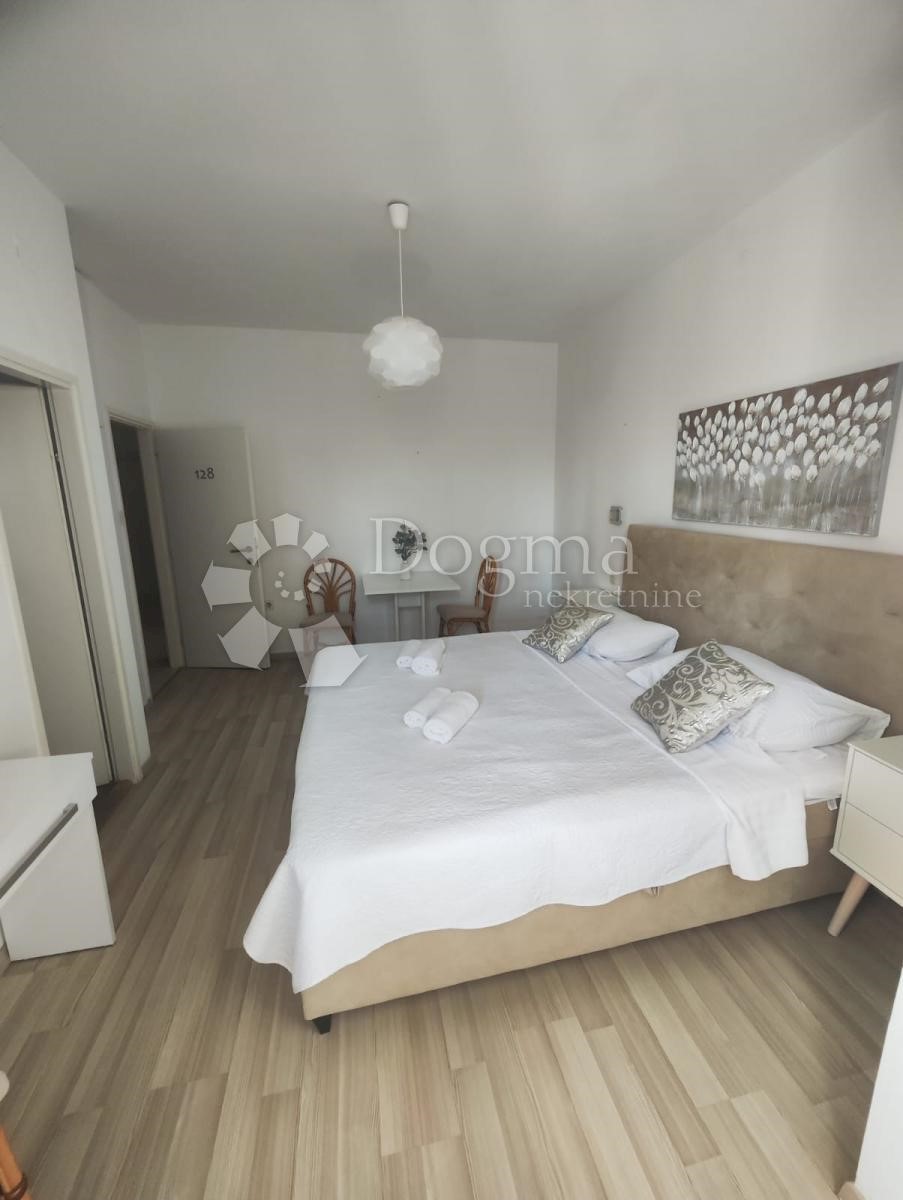 Albergo Vodice, 585m2