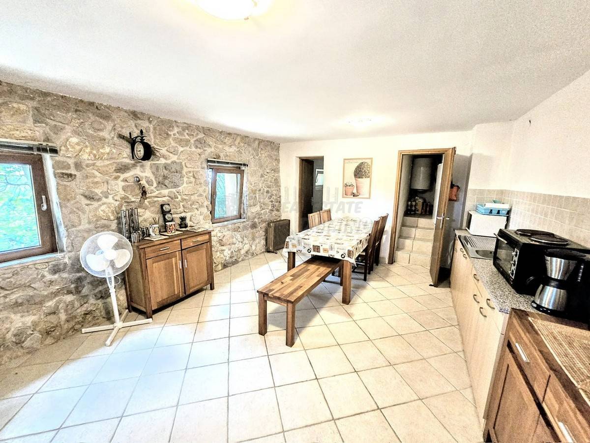 Una splendida casa ristrutturata con giardino! L'isola di Veglia!