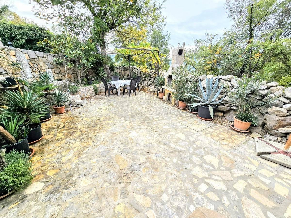 Una splendida casa ristrutturata con giardino! L'isola di Veglia!