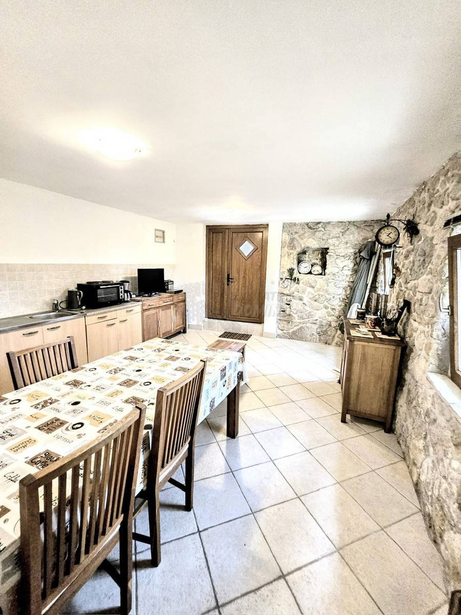 Una splendida casa ristrutturata con giardino! L'isola di Veglia!