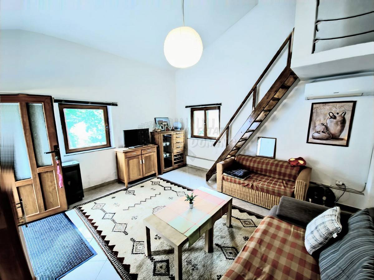 Una splendida casa ristrutturata con giardino! L'isola di Veglia!