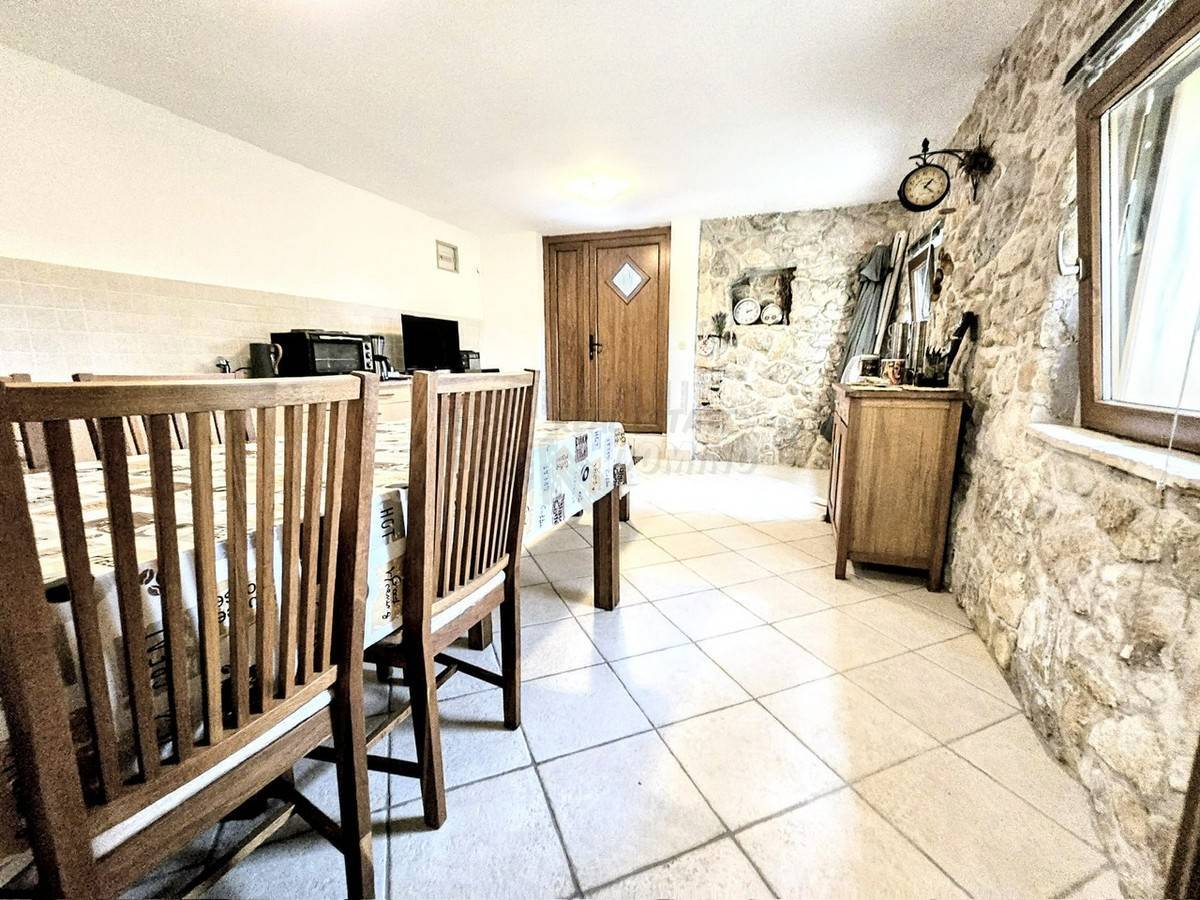 Una splendida casa ristrutturata con giardino! L'isola di Veglia!