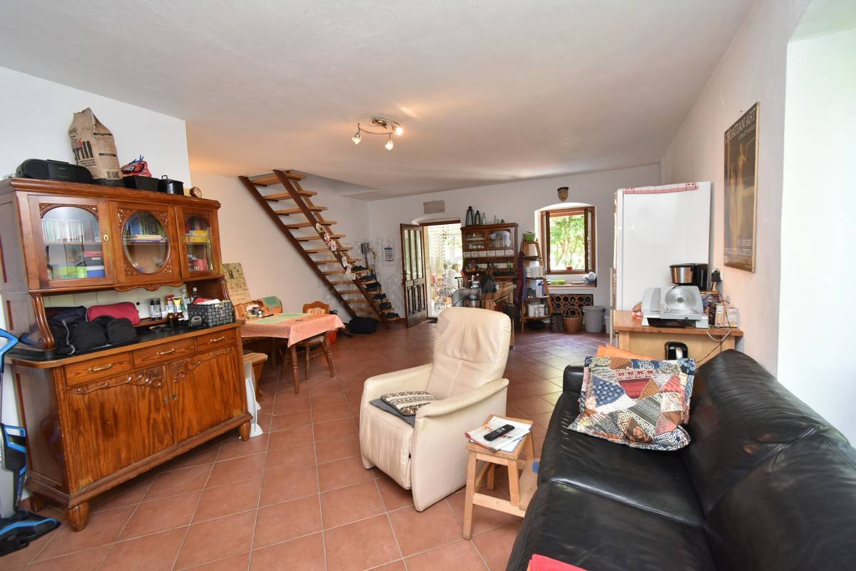 Casa ristrutturata con ampio giardino! Isola di Krk