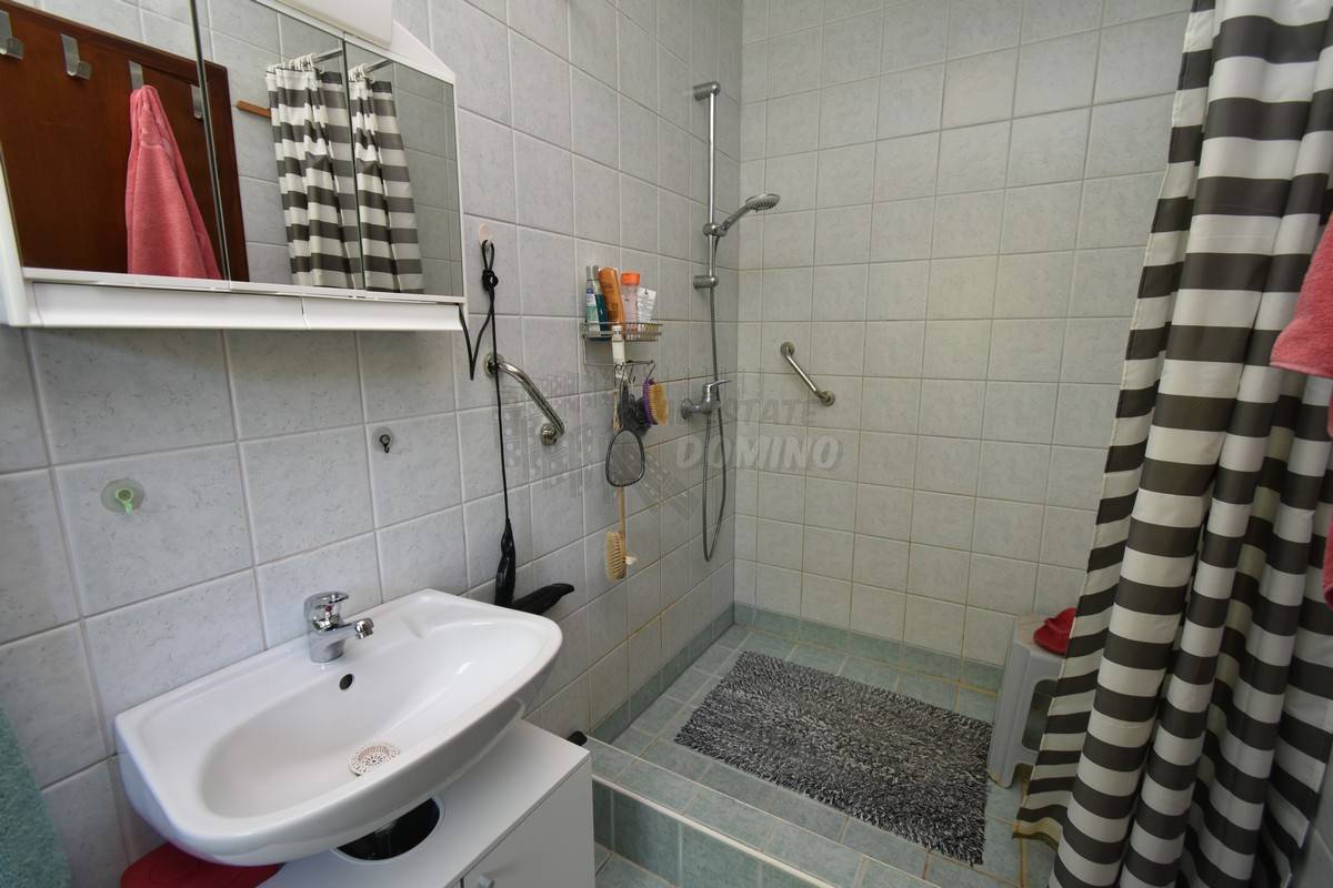 Casa ristrutturata con ampio giardino! Isola di Krk