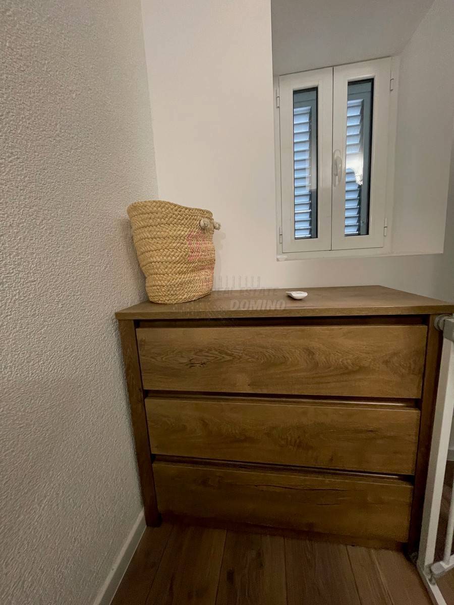 Bellissima casa ristrutturata con giardino a 150 metri dal mare! Punat