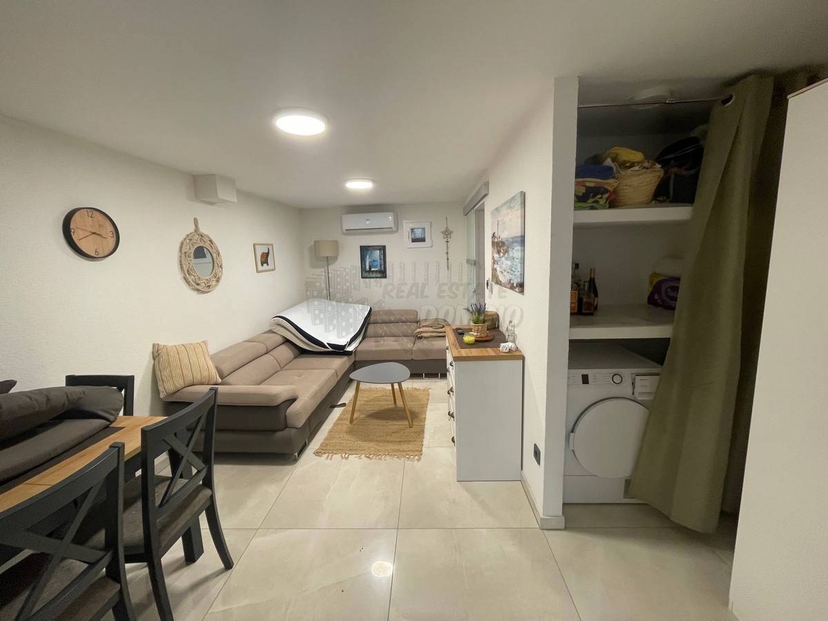 Bellissima casa ristrutturata con giardino a 150 metri dal mare! Punat