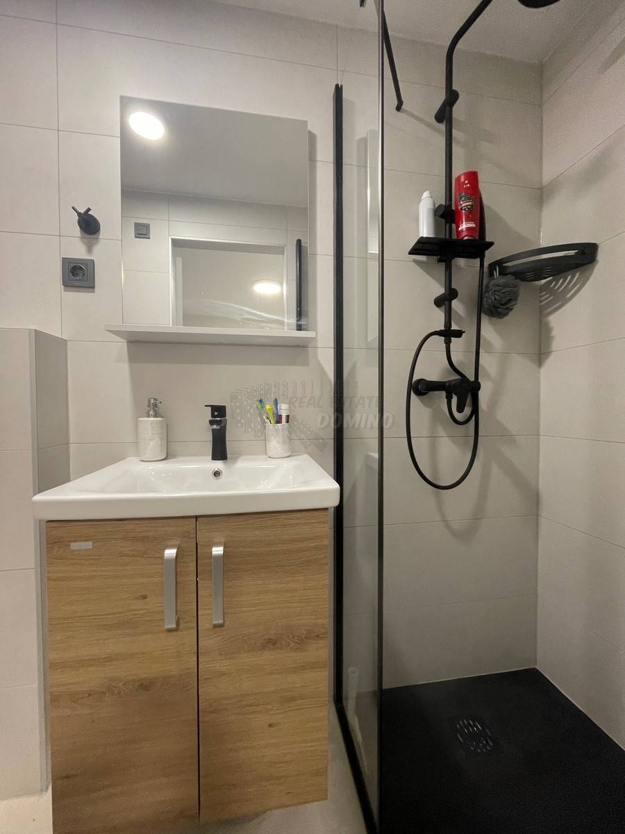 Bellissima casa ristrutturata con giardino a 150 metri dal mare! Punat