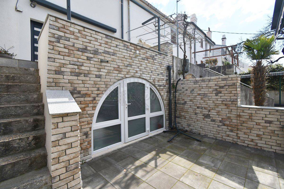 Bellissima casa ristrutturata con giardino a 150 metri dal mare! Punat