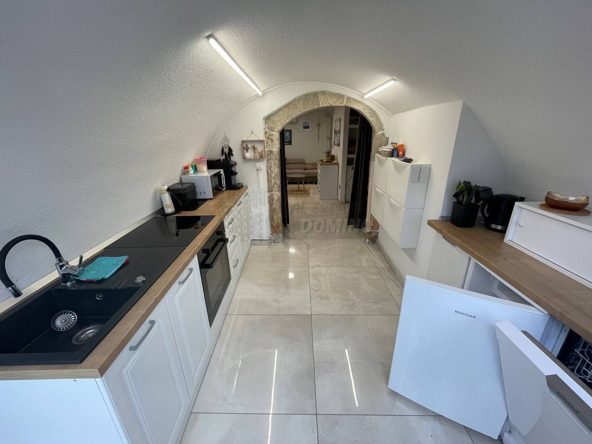 Bellissima casa ristrutturata con giardino a 150 metri dal mare! Punat