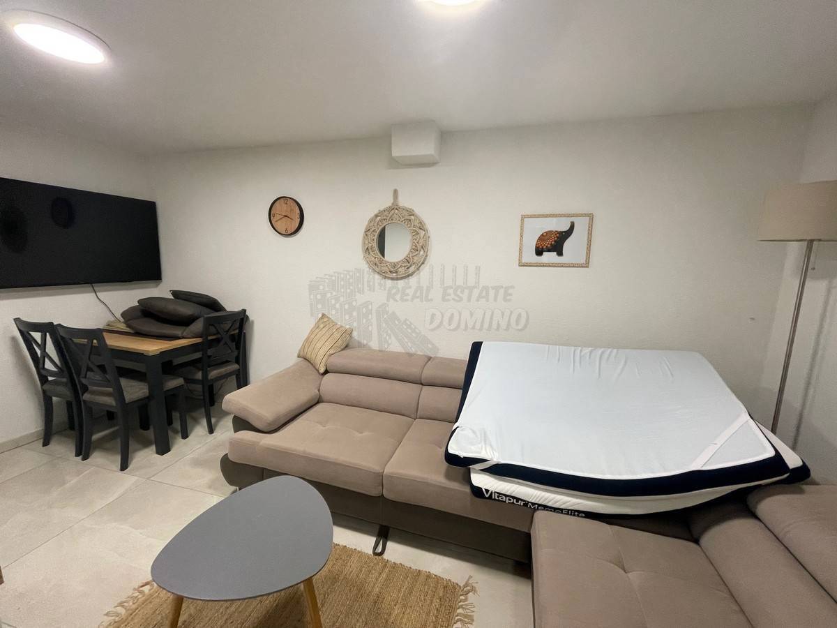 Bellissima casa ristrutturata con giardino a 150 metri dal mare! Punat