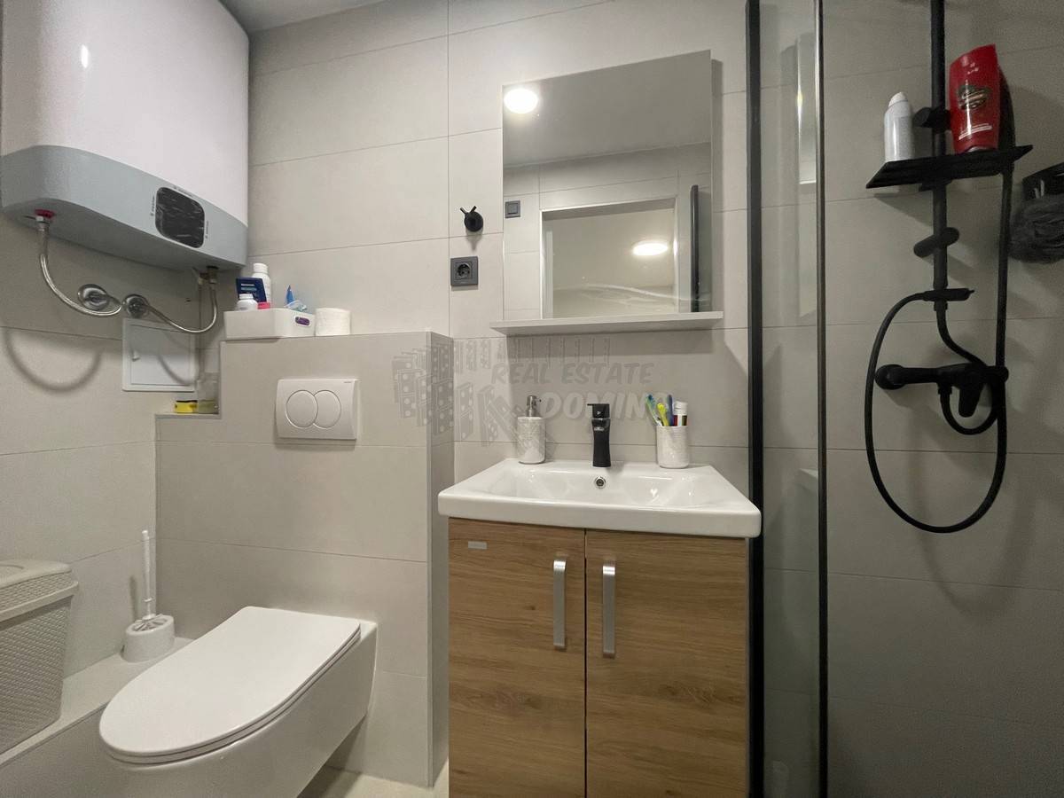 Bellissima casa ristrutturata con giardino a 150 metri dal mare! Punat