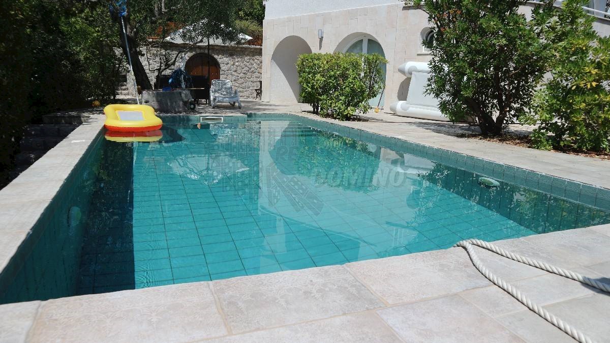 Confortevole cottage con una piscina!